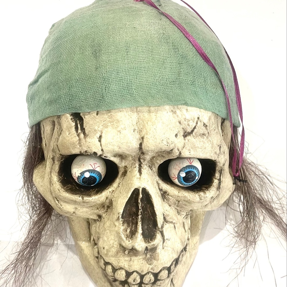 Halloween skeleton decoration. - Picture 3 of 5